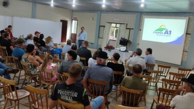 Cooperados de Itapiranga e S&atilde;o Jo&atilde;o do Oeste