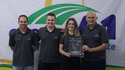 At&eacute; 800 matrizes, 1&deg; lugar Marciele Ana Brand, supervisionado pelo t&eacute;cnico Demair Grooders<br/>