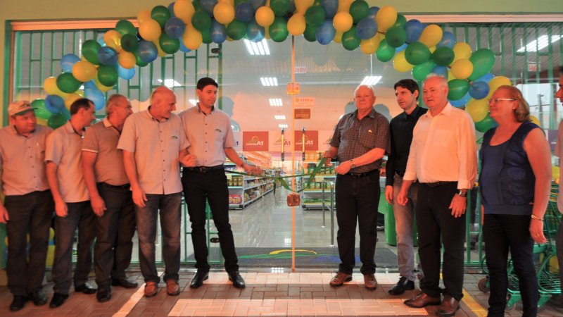 NOVO TIRADENTES, RS: Cooper A1 inaugura reformas da unidade e abre seu 20º supermercado