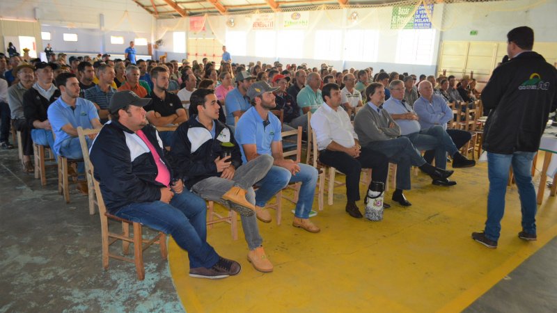 REUNIÕES DE AVALIAÇÃO 2017: Primeira semana de atividades encerra com as reuniões em Novo Tiradentes e Vista Gaúcha, RS