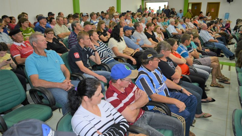 REUNIÕES DE AVALIAÇÃO 2017: Ciclo de prestação de contas já contabiliza quase 2.500 pessoas