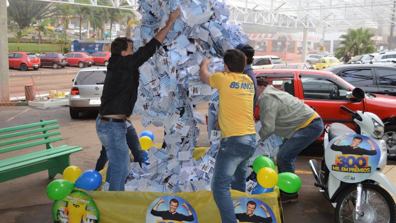 PROMOÇÃO 300 MIL EM PRÊMIOS E TORCIDA FANÁTICA: os sorteios principais aconteceram neste sábado na matriz, em Palmitos