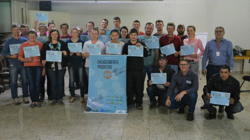 DE OLHO NA QUALIDADE: 19 famílias concluíram o curso nesta terça-feira (14/08)