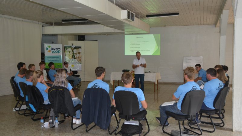 JOVENS RURAIS: capacitando o futuro quadro social da Cooper A1
