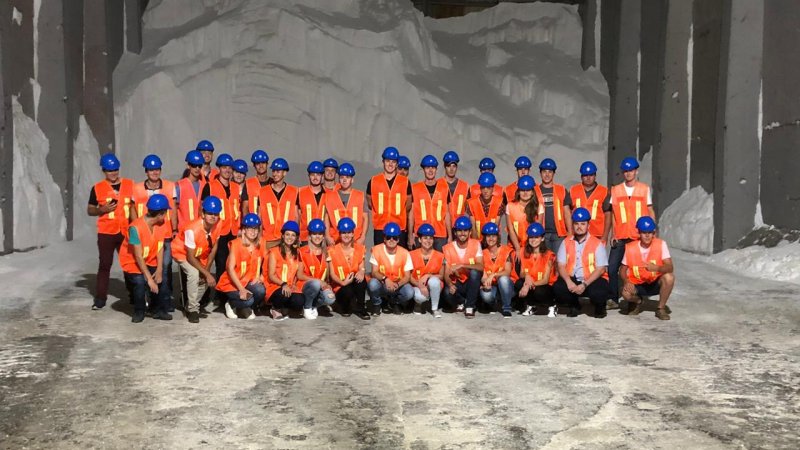 JOVENS COOPERATIVISTAS: realizaram visita técnica a indústria de fertilizantes da Fecoagro, na manhã desta terça-feira (27/11)