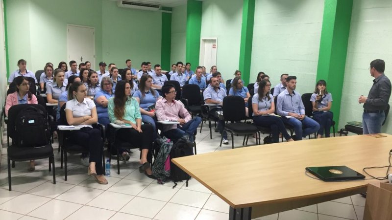 TREINAMENTO DE SETOR: funcionários da contabilidade receberam curso de padronização e aplicação de normas