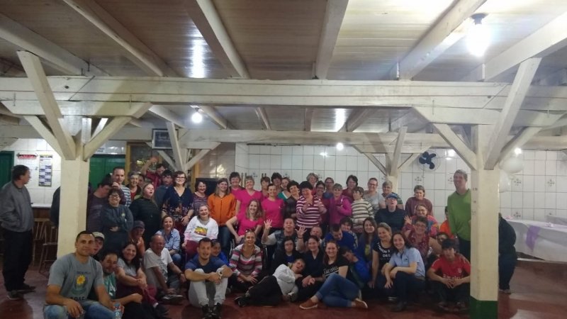 AÇÃO SOCIAL: Núcleo Feminino da Linha Beleza realizou atividade recreativa com alunos da Apae de Itapiranga