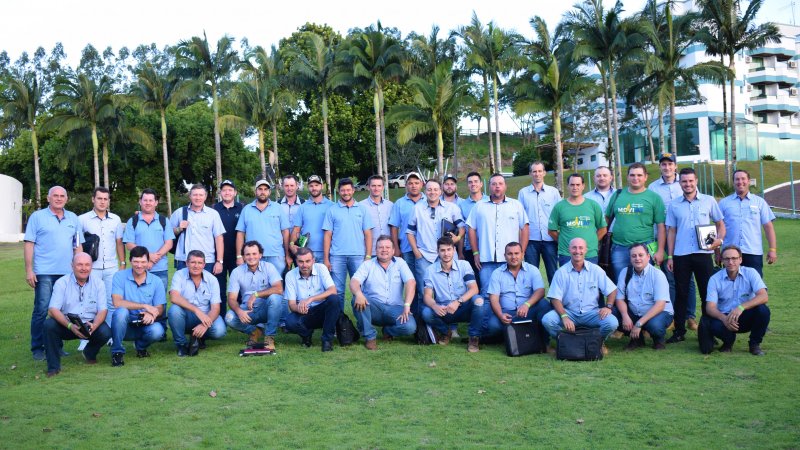 EQUIPE TÉCNICA DE CEREAIS DA COOPER A1 REALIZOU TREINAMENTO NA SEMANA PASSADA