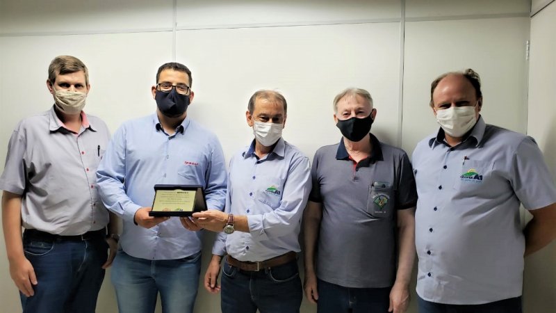 RECONHECIMENTO: Cooper A1 recebe homenagem da Ipacol