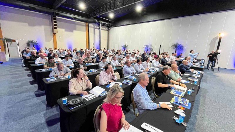 Fórum de Dirigentes Cooperativistas reúne mais de 120 representantes de cooperativas