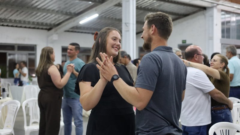 ENCERRAMENTO DO ANO CASAIS A1: Investir em educação é semear sonhos e colher qualidade de vida 