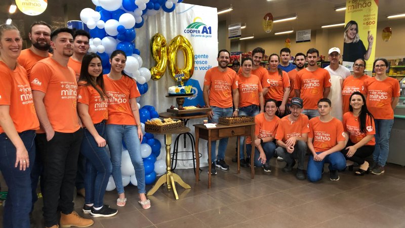 COMEMORAÇÃO: Unidades da Cooper A1 festejam os 90 anos 