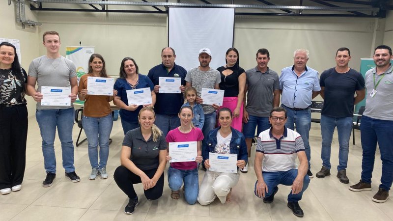 ENCADEAMENTO PRODUTIVO: Turma de Frederico Westphalen conclui etapa