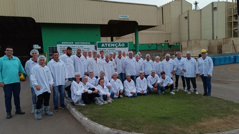 CONHECIMENTO: CFR de Alpestre visita Fábrica de Rações