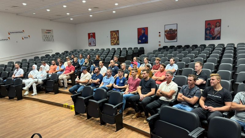 VISITA DE CONHECIMENTO: Produtores Cooper A1 conhecem produção Aurora Coop 