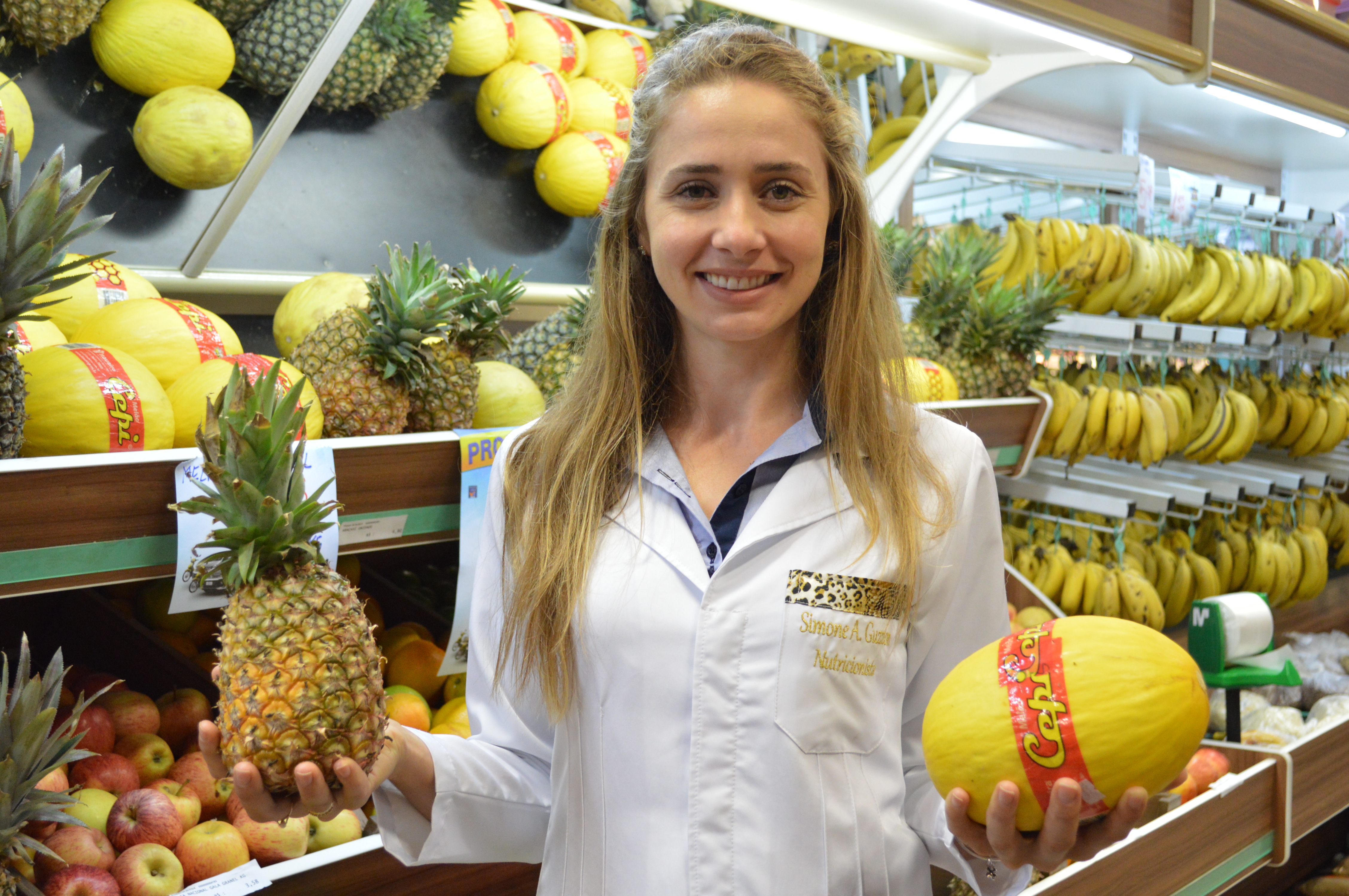 COOPER A1 SUPERMERCADOS: Nutricionista é contratada para realizar orientação e divulgação de produtos