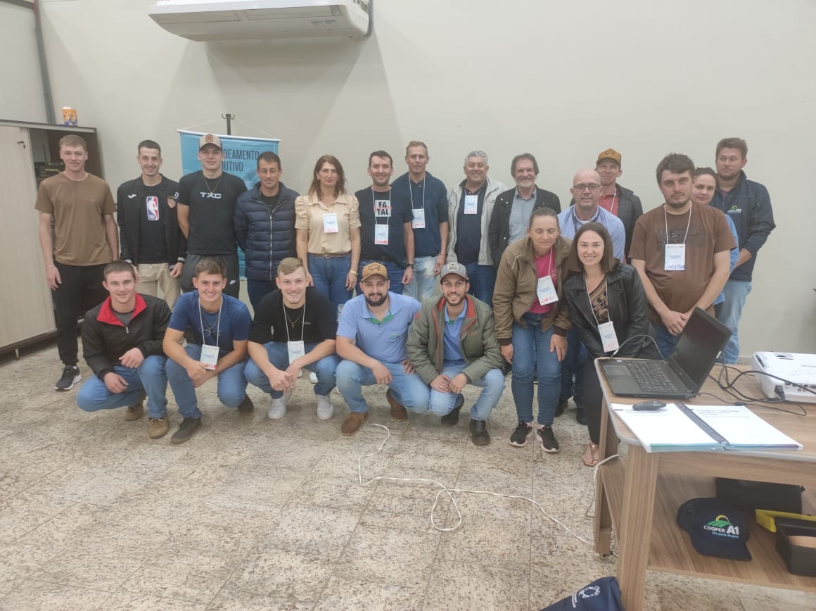 ENSINAR: Cooperados de Palmitos finalizam mais uma etapa do Encadeamento Produtivo